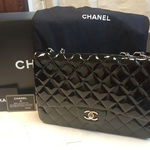 Chanel classic flap patent jumbo bag